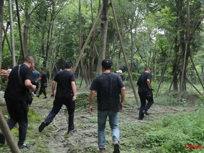 一瓶洗洁精牵出2000万假冒注册商标案藏在丛林里开云体育 开云官网的黑工厂被查封(图3)